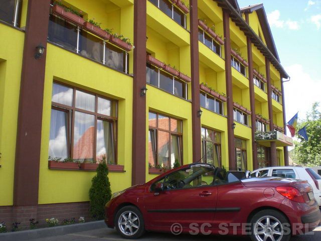Balustradă din inox și sticlă