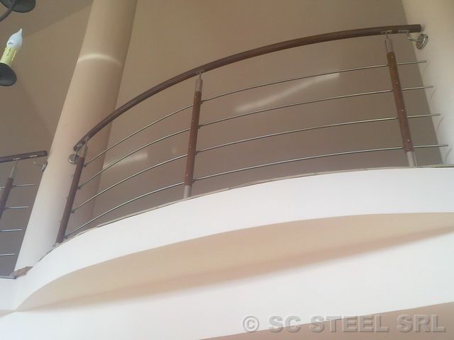Balustradă din inox cu lemn curbabil