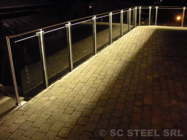 Balustradă din inox și sticlă cu LED