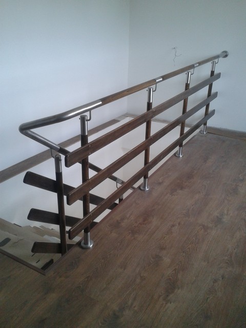 Balustradă din inox și lemn