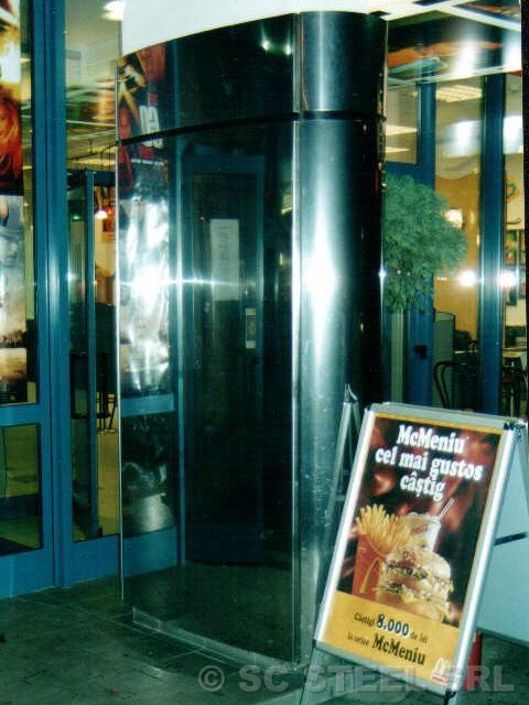 Stâlp placat cu inox lucios