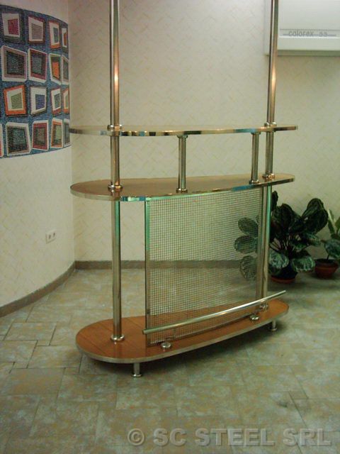 Bar din inox și lemn
