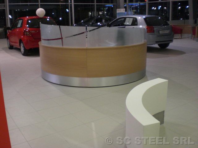 Ornament din inox satinat